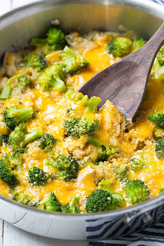 One-Pan Cheesy Chicken Quinoa: Your 30-Minute Weeknight Winner